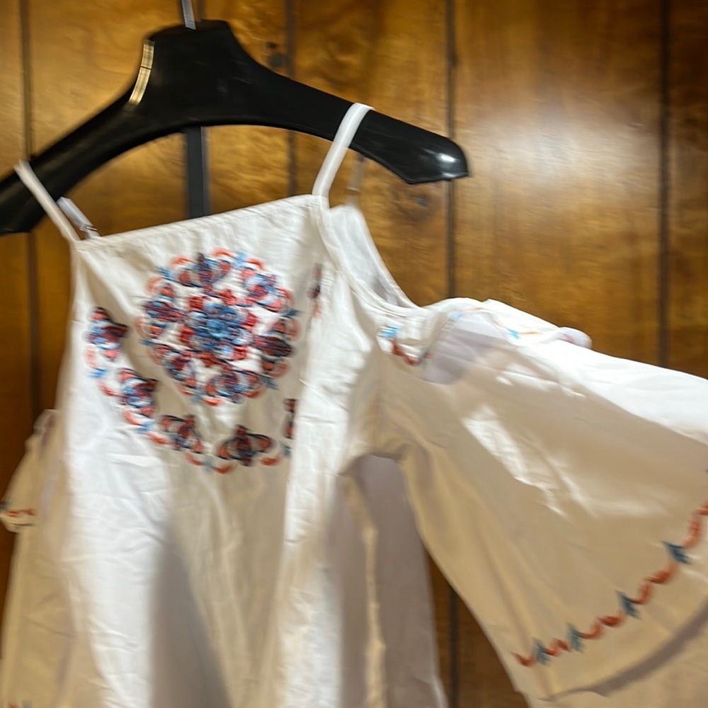 NWT Vivid 1824 open shoulder peasant top with embroidery, size XL - Picture 1 of 5